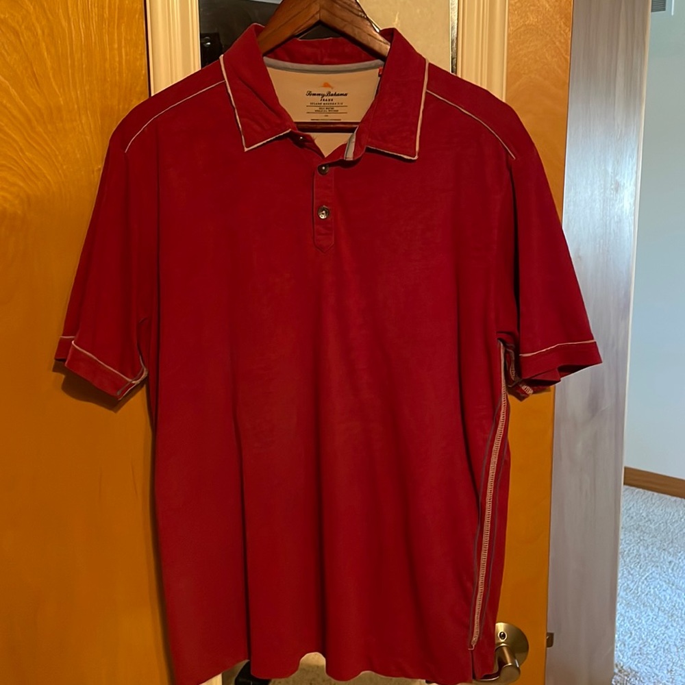 Mens short sleeve shirt.